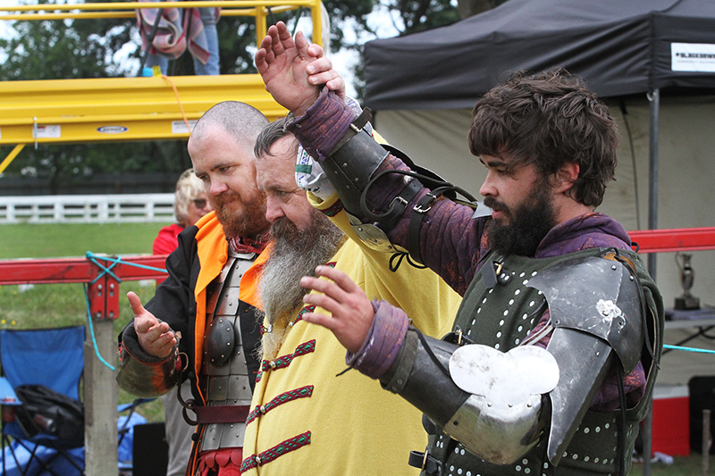 Medieval Market : Swords and Armour : Medieval Fighting : Levin : New Zealand : Richard Moore : Journalist : Photographer :